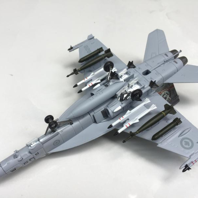 Máy bay Tiêm kích Mỹ F18F Super Hornet tỷ lệ 1:100