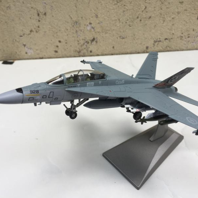 Máy bay Tiêm kích Mỹ F18F Super Hornet tỷ lệ 1:100