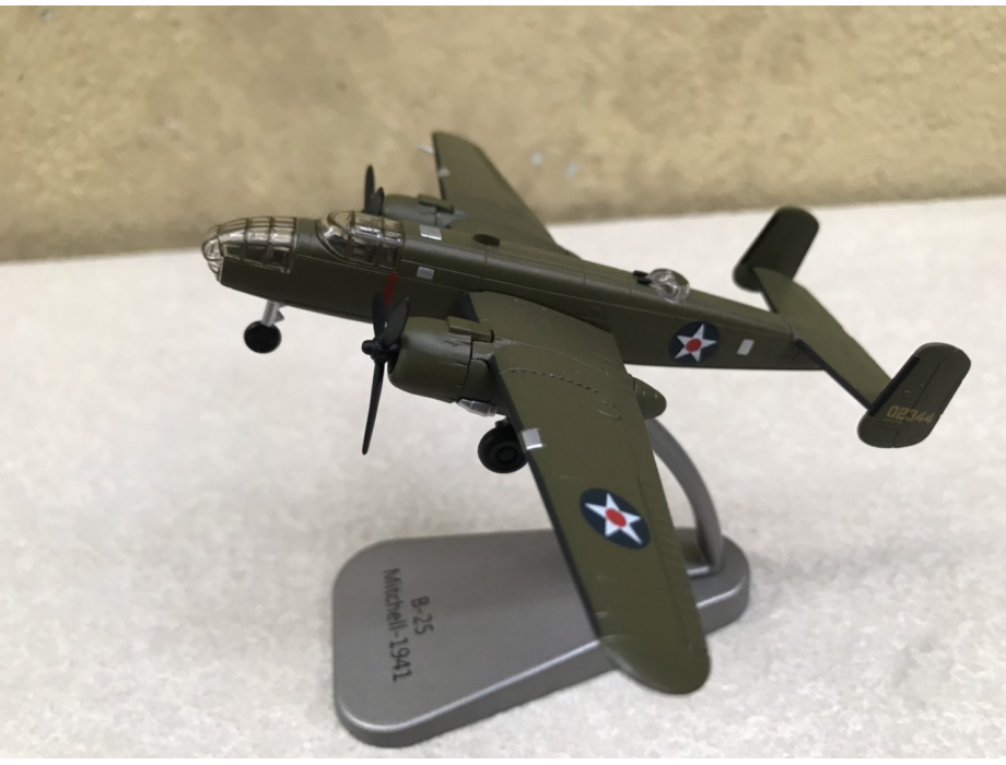Mô hình Máy bay B-25 Mitchell 1941 tỷ lệ 1:200