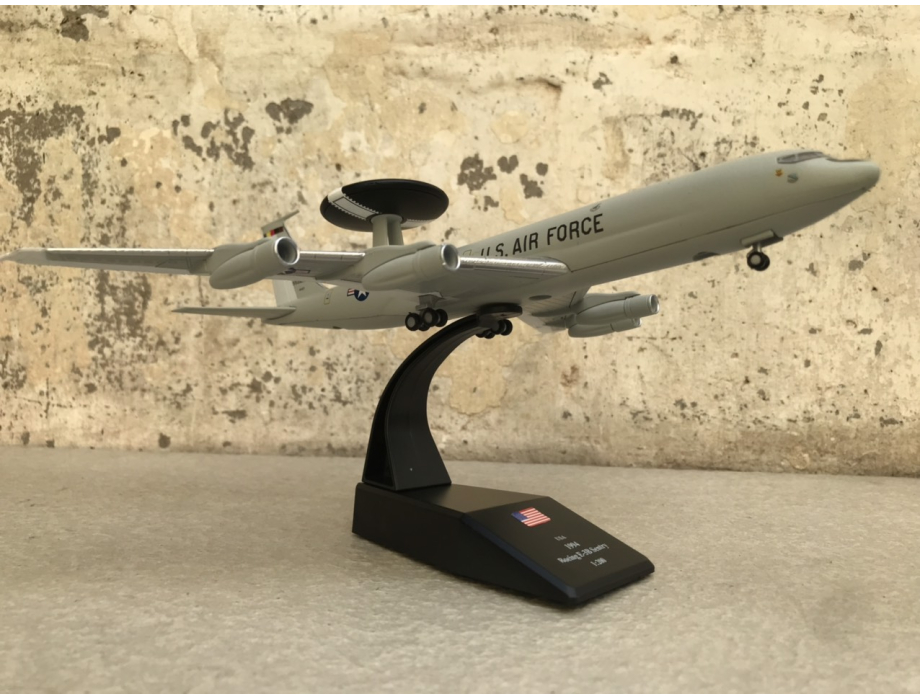 Mô hình Máy bay cảnh báo sớm E-3 Sentry tỷ lệ 1:200