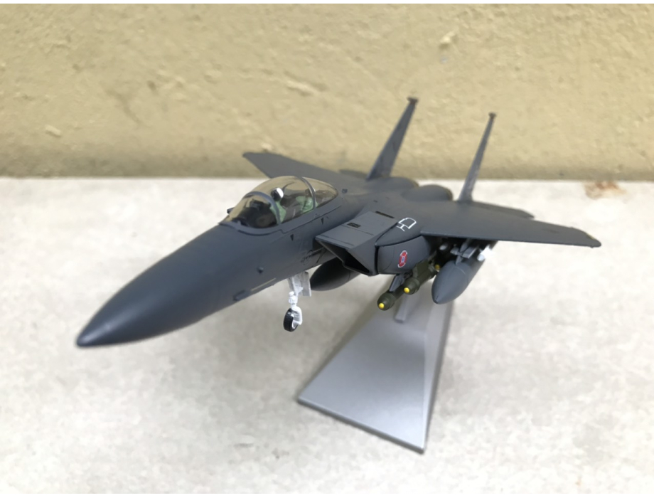 Mô hình Máy bay F-15E tỷ lệ 1:100