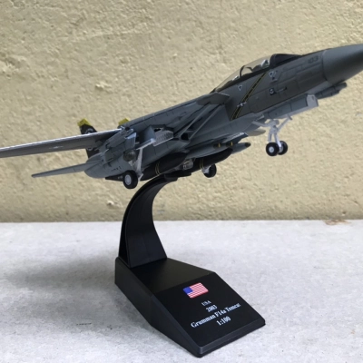 Mô hình Máy bay F-14a Gumman Tomcat  tỷ lệ 1:100
