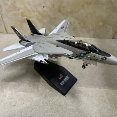 ​Mô hình Máy bay F-14A VF-84 Jolly Rogers tỷ lệ 1:100