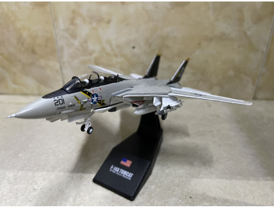 Mô hình Máy bay F-14A VF-84 Jolly Rogers tỷ lệ 1:100 Mô hình Máy bay F-14A VF-84 Jolly Rogers tỷ lệ 1:100