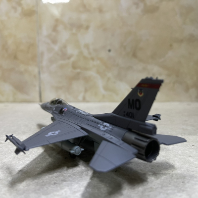 ​Mô hình Máy bay F-16C tỷ lệ 1:100
