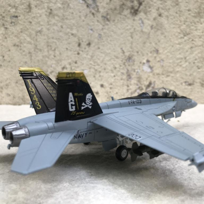 Mô hình Máy bay F-18F/A Super Hornet  tỷ lệ 1:100