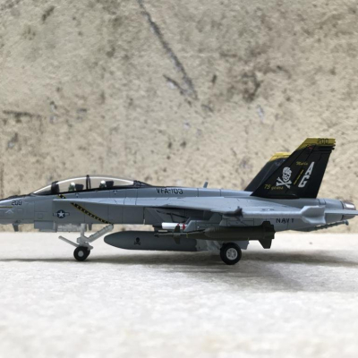 Mô hình Máy bay F-18F/A Super Hornet  tỷ lệ 1:100