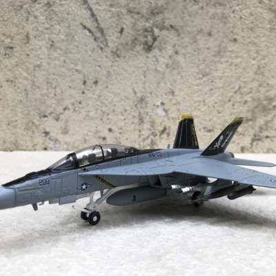 Mô hình Máy bay F-18F/A Super Hornet  tỷ lệ 1:100