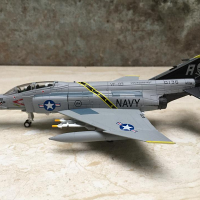 Mô hình máy bay F-4A Phantom II  tỷ lệ 1:100