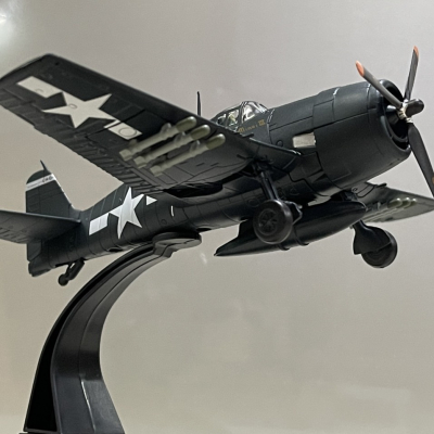 ​Mô hình máy bay Grumman F6F- Wildcat tỷ lệ 1:72