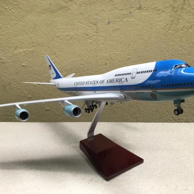 Mô hình máy bay lắp ghép BOEING Air Foce One B747  tỷ lệ 1:130