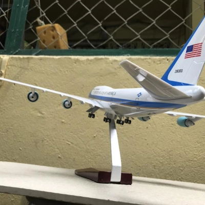 Mô hình máy bay lắp ghép BOEING Air Foce One B747  tỷ lệ 1:130