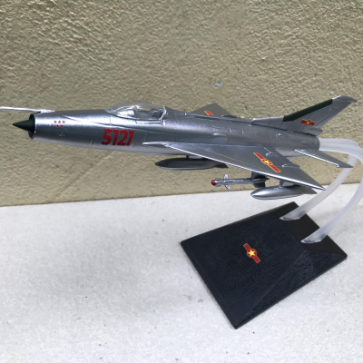 ​Mô Hình Máy Bay MIG-21 Số Hiệu 5121 tỷ lệ 1:48