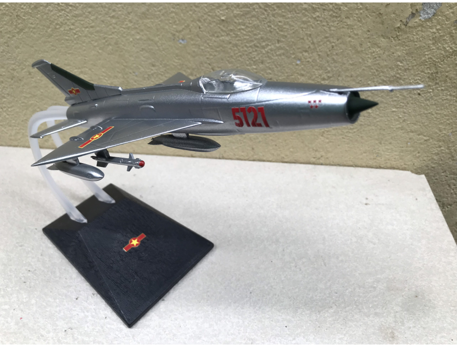 ​Mô Hình Máy Bay MIG-21 Số Hiệu 5121 tỷ lệ 1:48