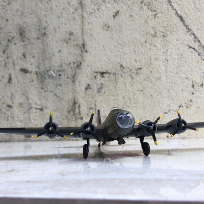 Mô hình Máy bay ném bom B-17D 1:144