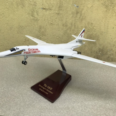 Mô hình Máy bay ném bom siêu thanh TU-160 tỷ lệ 1:144