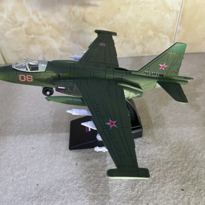 ​Mô hình Máy báy Nhựa Tiêm kich SU-25 tỷ lệ 1:72