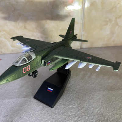 ​Mô hình Máy báy Nhựa Tiêm kich SU-25 tỷ lệ 1:72