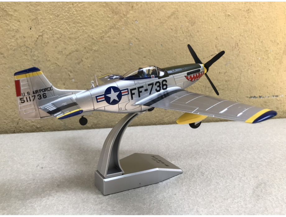 Mô hình Máy bay P-51B Mustang  tỷ lệ 1:48