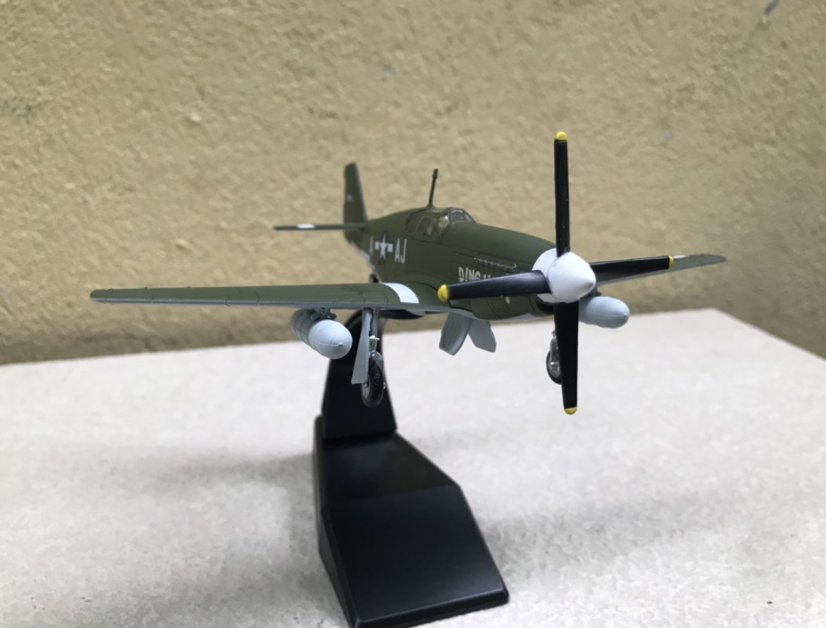 Mô hình Máy bay P-51B Mustang  tỷ lệ 1:72