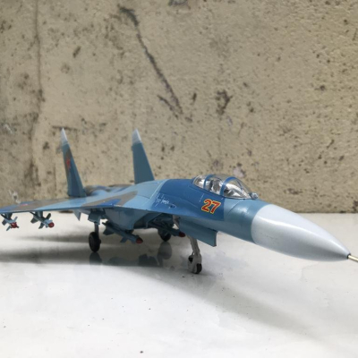 Mô hình Máy báy SU-27 Flanker tỷ lệ 1:72