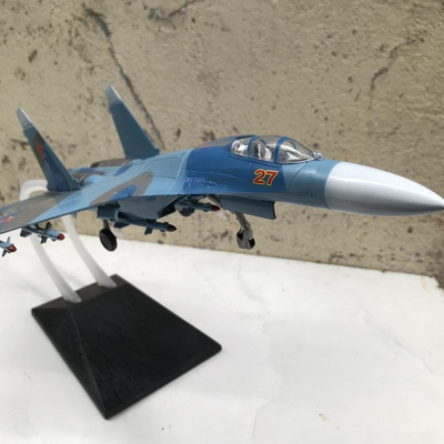 Mô hình Máy báy SU-27 Flanker tỷ lệ 1:72