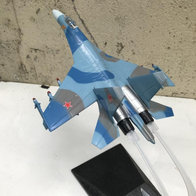 Mô hình Máy báy SU-27 Flanker tỷ lệ 1:72