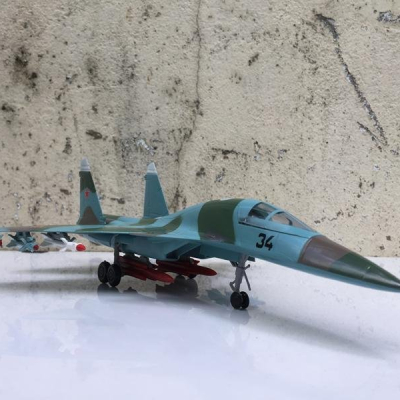 Mô hình Máy báy SU-34 tỷ lệ 1:72 ABS
