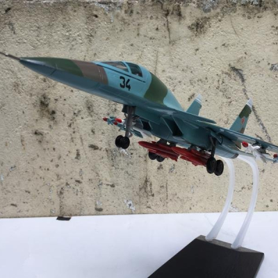 Mô hình Máy báy SU-34 tỷ lệ 1:72 ABS