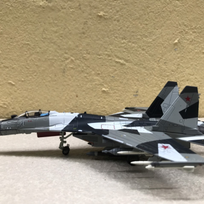 Mô hình Máy bay SU-35 Super Flanke tỷ lệ 1:100