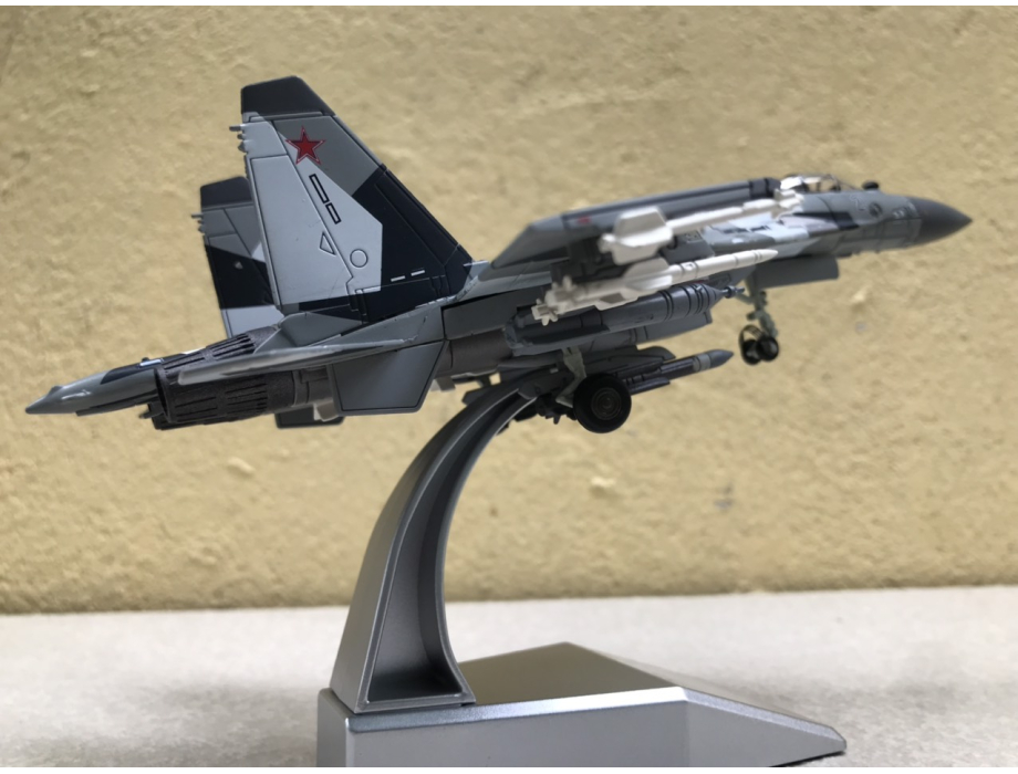 Mô hình Máy bay SU-35 Super Flanke tỷ lệ 1:100
