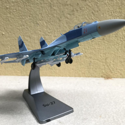 Mô hình Máy bay Sukhoi SU-27 tỷ lệ 1:100