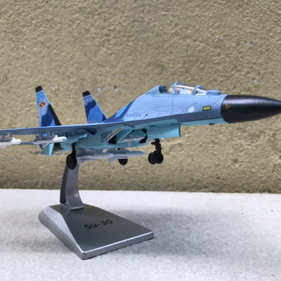 Mô hình Máy bay Sukhoi SU-30 Không Quân Việt Nam tỷ lệ 1:100