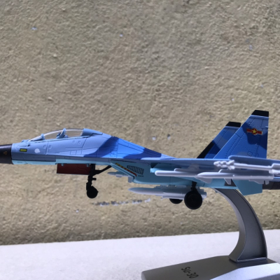 Mô hình Máy bay Sukhoi SU-30 Không Quân Việt Nam tỷ lệ 1:100