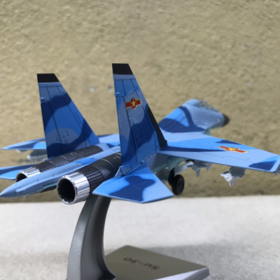 Mô hình Máy bay Sukhoi SU-30 Không Quân Việt Nam tỷ lệ 1:100