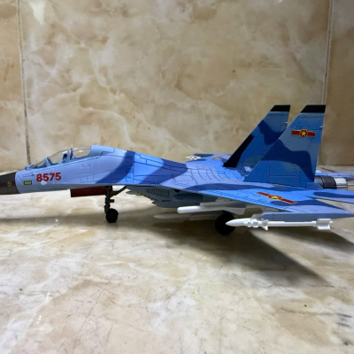 ​Mô hình Máy bay Sukhoi SU-30Mk2 Việt Nam  tỷ lệ 1:100