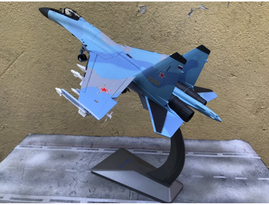 Mô hình Máy bay Sukhoi SU-35 Nga tỷ lệ 1:48 Mô hình Máy bay Sukhoi SU-35 Nga tỷ lệ 1:48