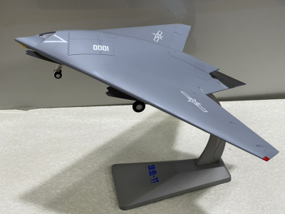 ​Mô hình Máy bay tàng hình UAV không người lái chiến đấu Hongdu GJ-11 tỷ lệ 1:48