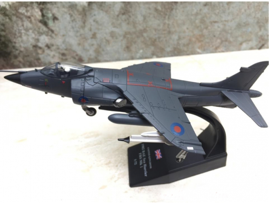 Mô hình Máy bay Tiêm kích BAE Sea Harrier II tỷ lệ 1:72 Mô hình Máy bay Tiêm kích BAE Sea Harrier II tỷ lệ 1:72