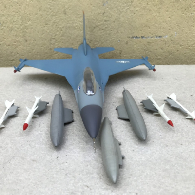 Mô hình Máy báy Tiêm kich F-16 Nhựa ABS tỷ lệ 1:72 