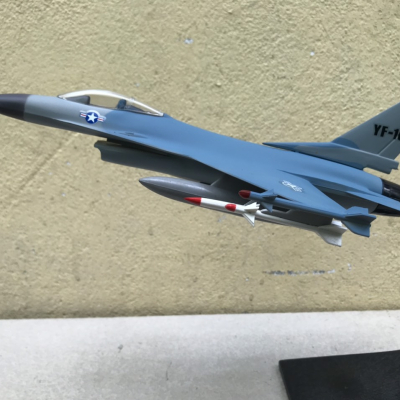 Mô hình Máy báy Tiêm kich F-16 Nhựa ABS tỷ lệ 1:72 