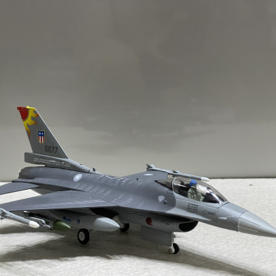 ​Mô hình máy bay Tiêm kích F-16A Fighting Falcon tỷ lệ 1:72