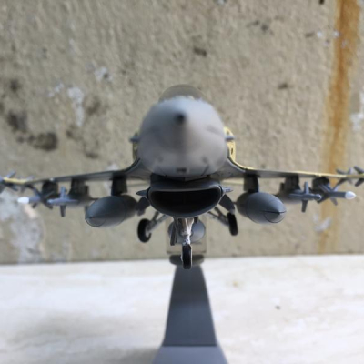 Mô hình Máy bay Tiêm kích F-16EF tỷ lệ 1:72