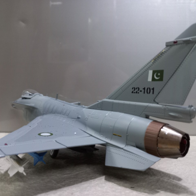 Mô hình Máy bay tiêm kích J-10CE Pakistan tỷ lệ 1:48