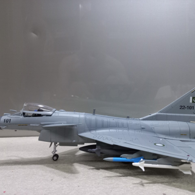 Mô hình Máy bay tiêm kích J-10CE Pakistan tỷ lệ 1:48