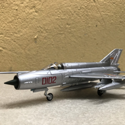 Mô hình máy bay Tiêm kích MIG-21 Việt Nam tỷ lệ 1:72