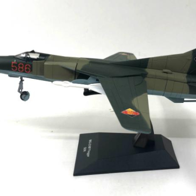 Mô hình Máy bay Tiêm kích MIG 23 tỷ lệ 1:72