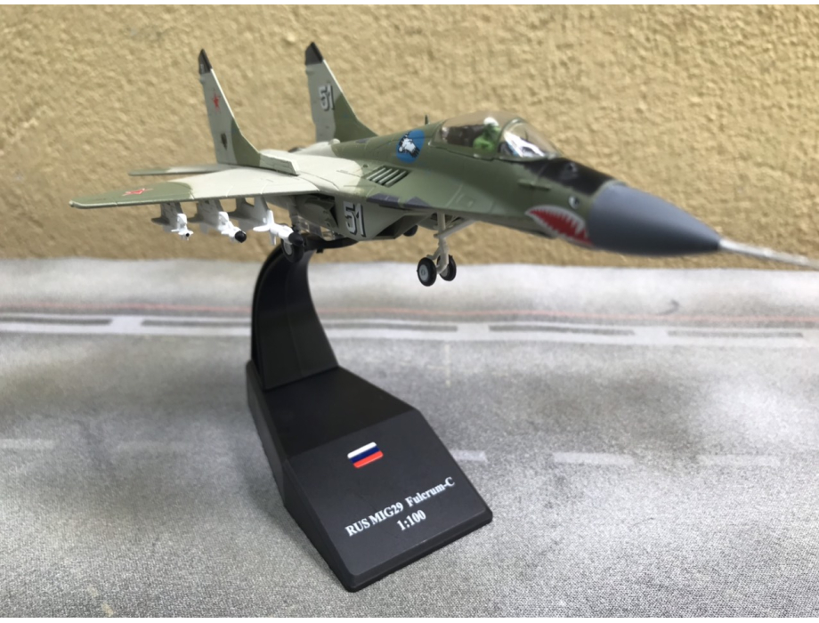 Mô hình Máy bay Tiêm kích Mig-29  tỷ lệ 1:100