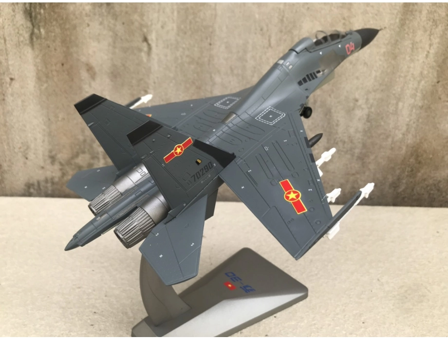 ​Mô hình máy bay Tiêm kích SU-30MKK KQ Việt Nam tỷ lệ 1:72