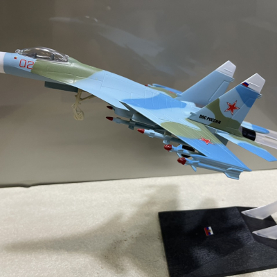 ​Mô hình Máy báy tiêm kich Sukhoi SU-37 tỷ lệ 1:72-ABS